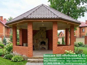 Шестиугольная беседка из кирпича с манлом-барбекю. Диаметр беседки 6 метров